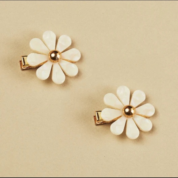 Each Flower Barrette Set - Picture 2 of 5